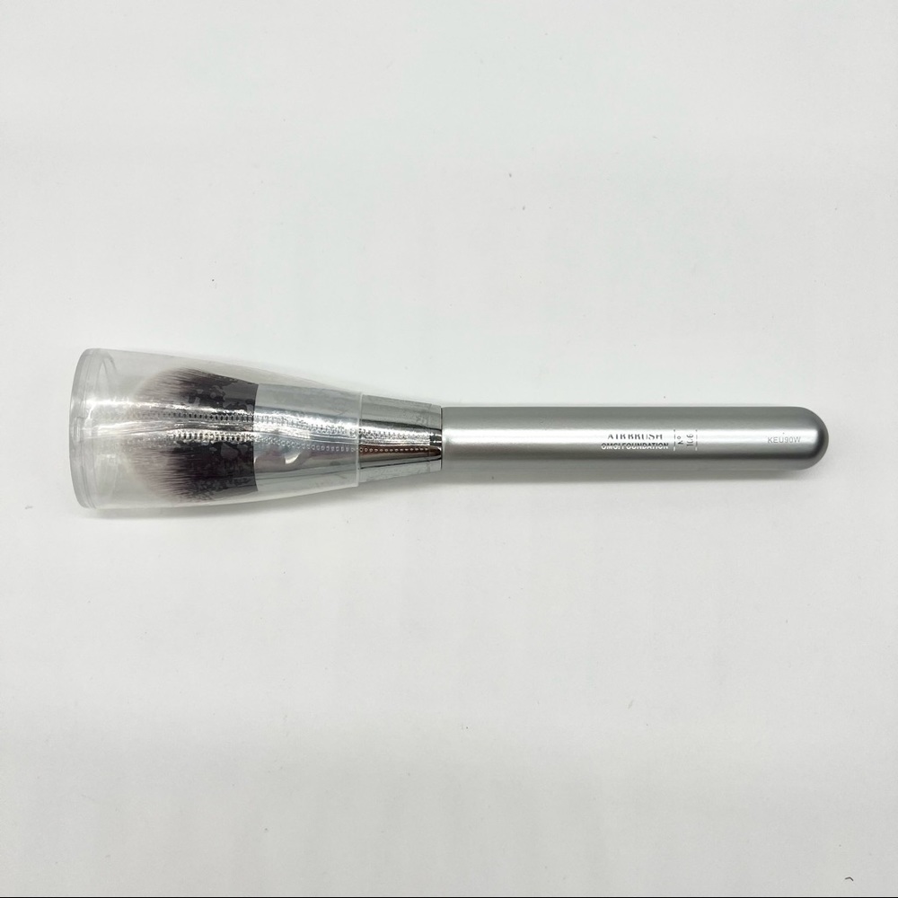 IT Cosmetics Airbrush OMG! Foundation Brush